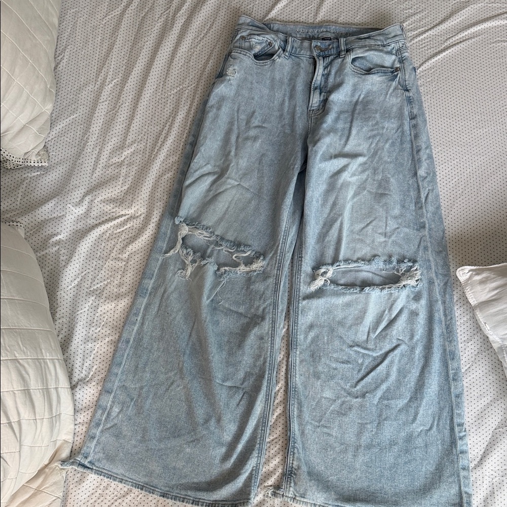 Women's AE Wide Leg Light Blue Distressed Jeans